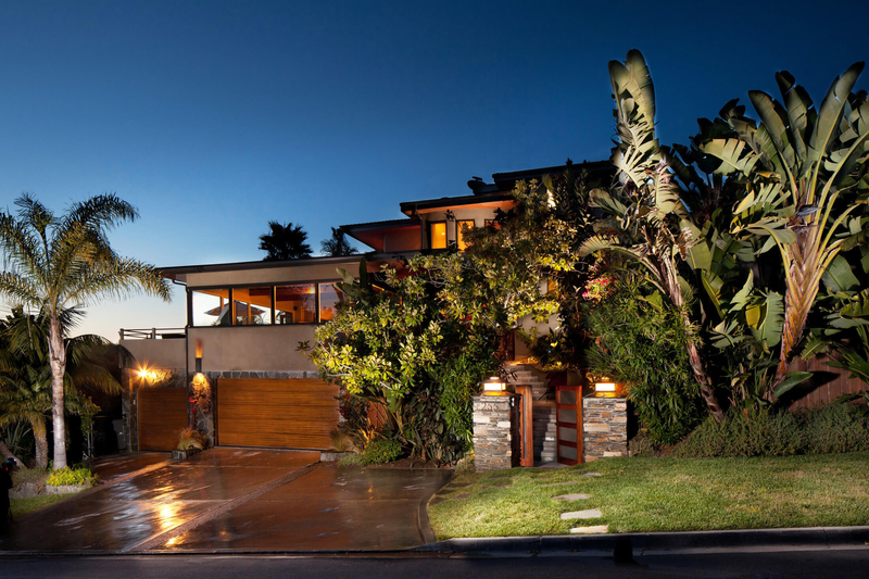 Lynnwood Mobile Estates well-maintained mobile home for sale in El Cajon's age-restricted 55+ community