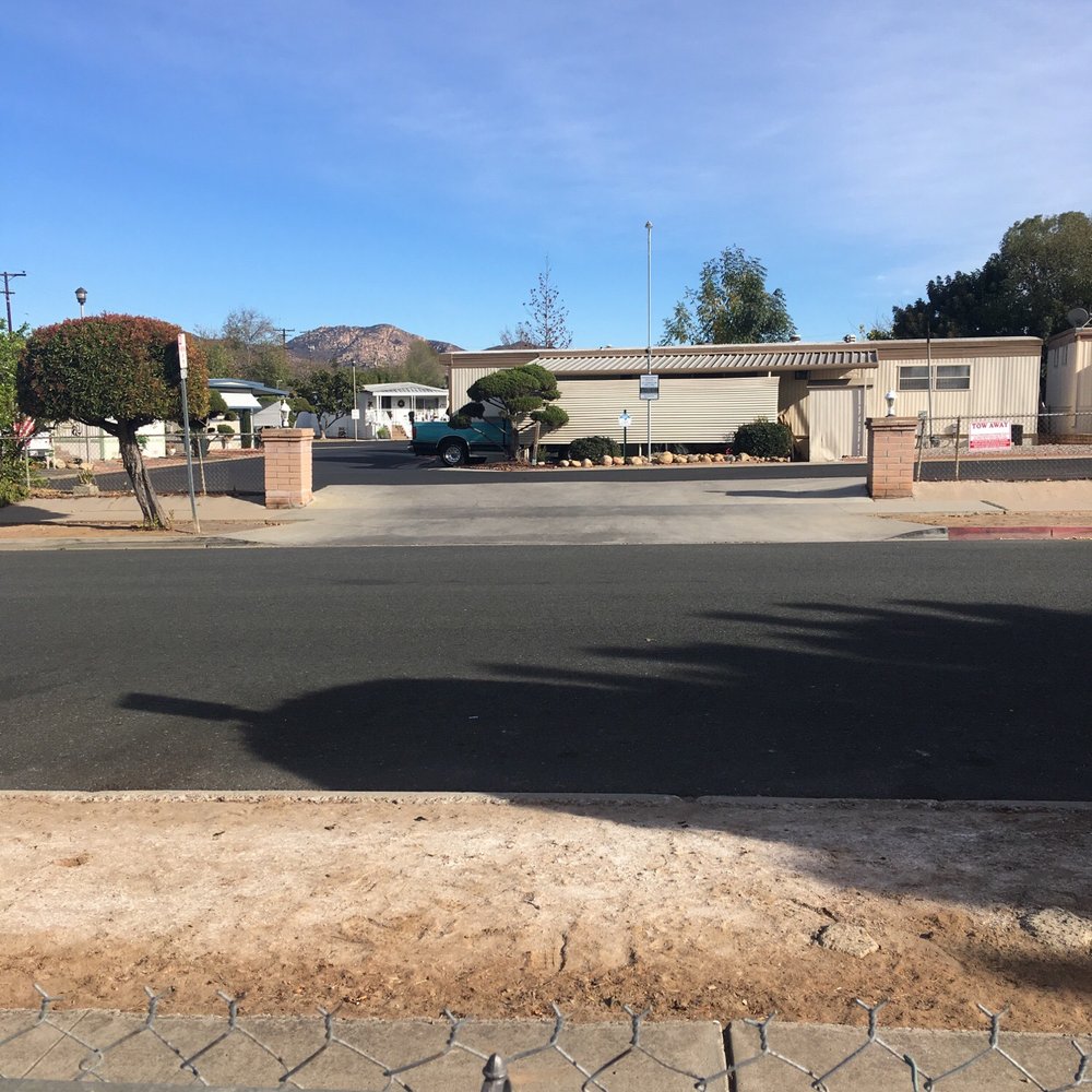 Lynnwood Mobile Estates community entrance and sign at 1285 E Washington Ave, El Cajon, CA 92019
